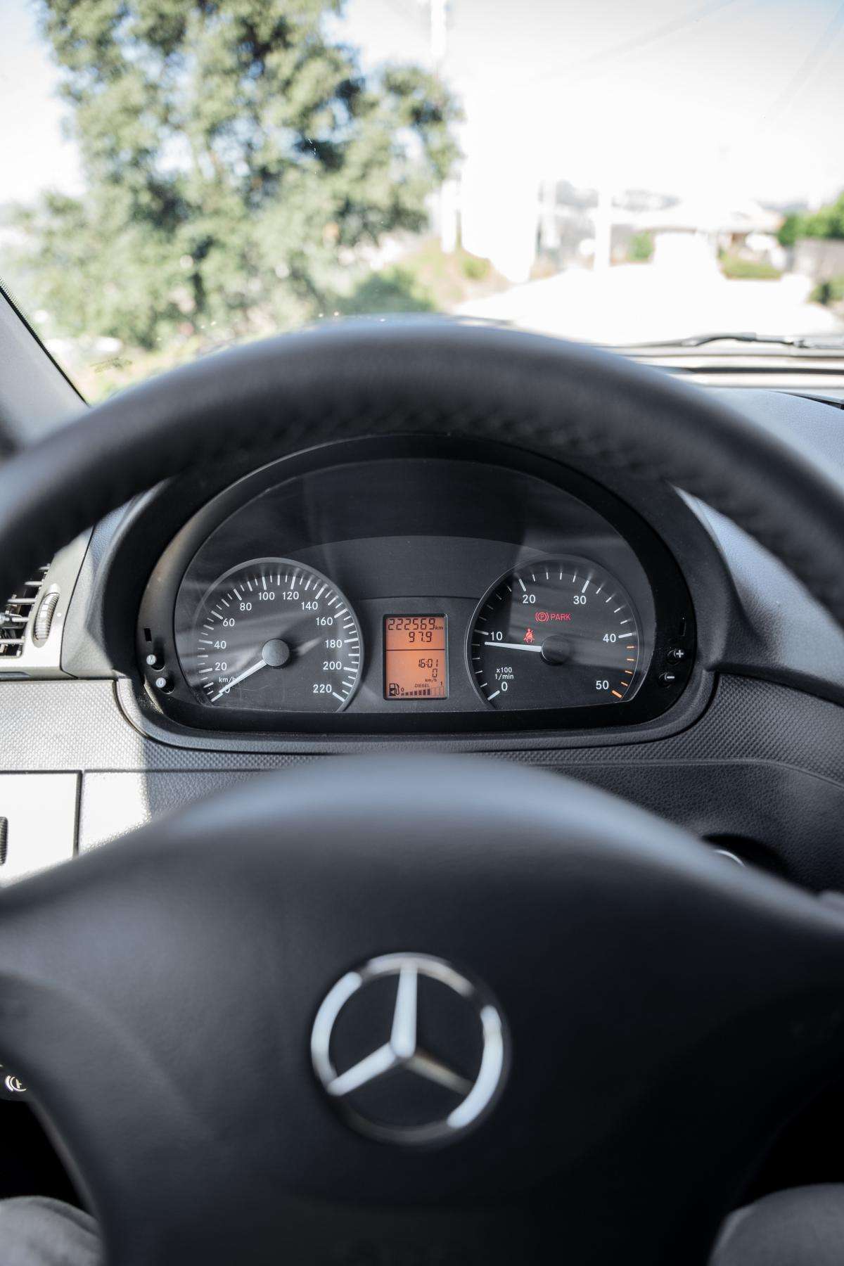 mercedes-benz-vito-2011-diesel-2143cc