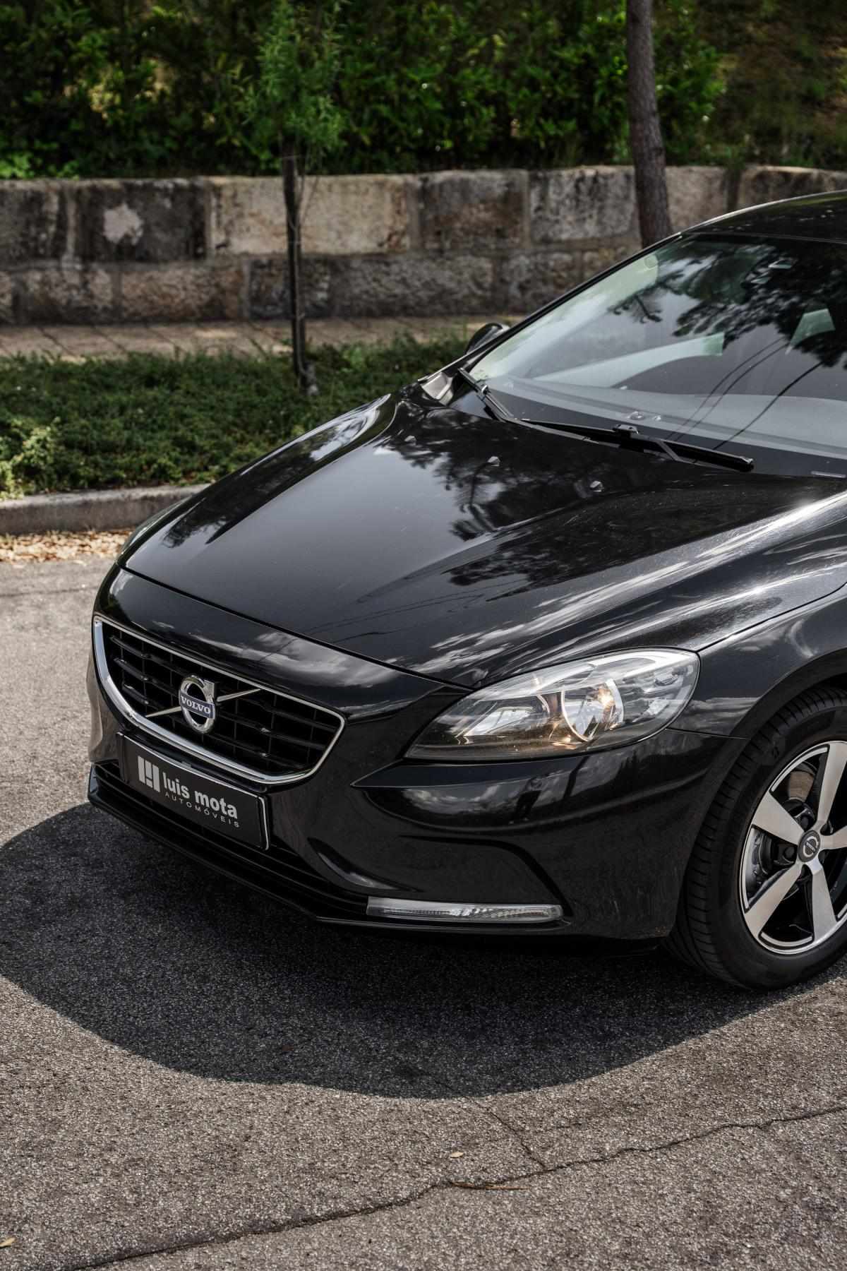 volvo-v40-2015-diesel-1560cc