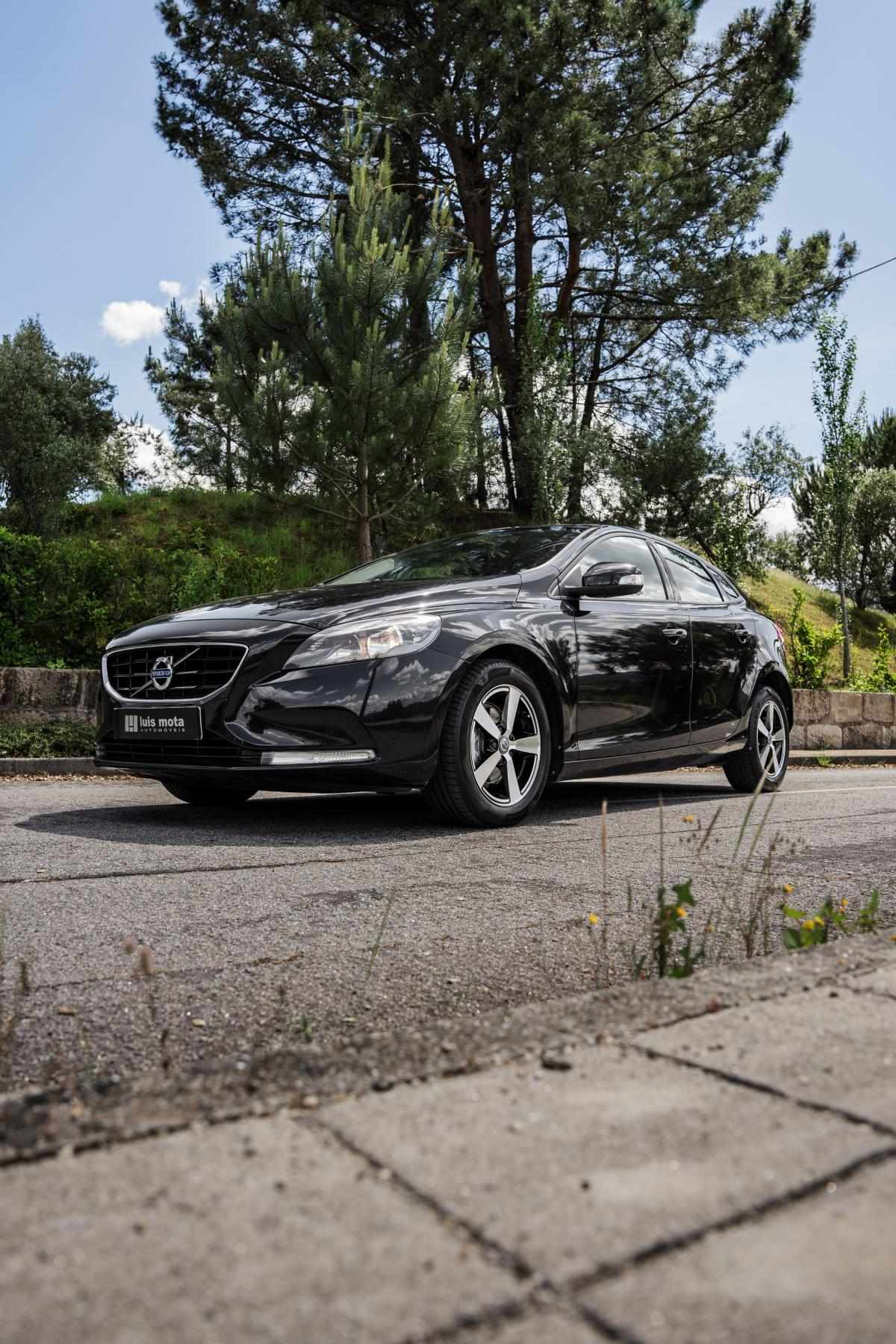 volvo-v40-2015-diesel-1560cc