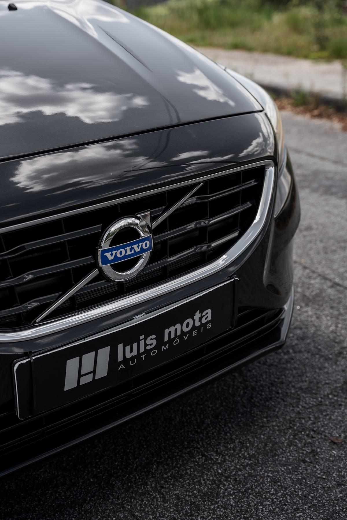 volvo-v40-2015-diesel-1560cc