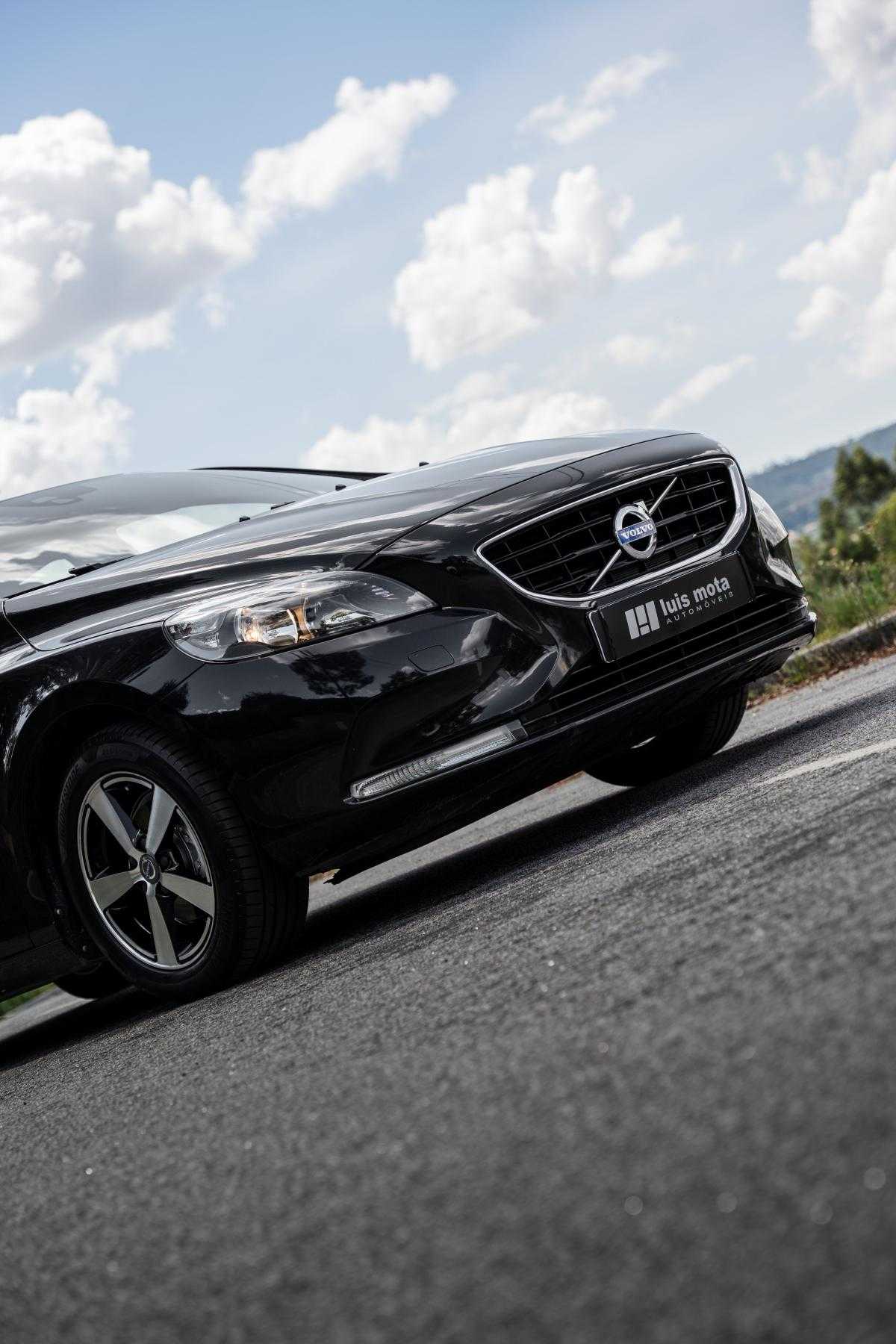 volvo-v40-2015-diesel-1560cc