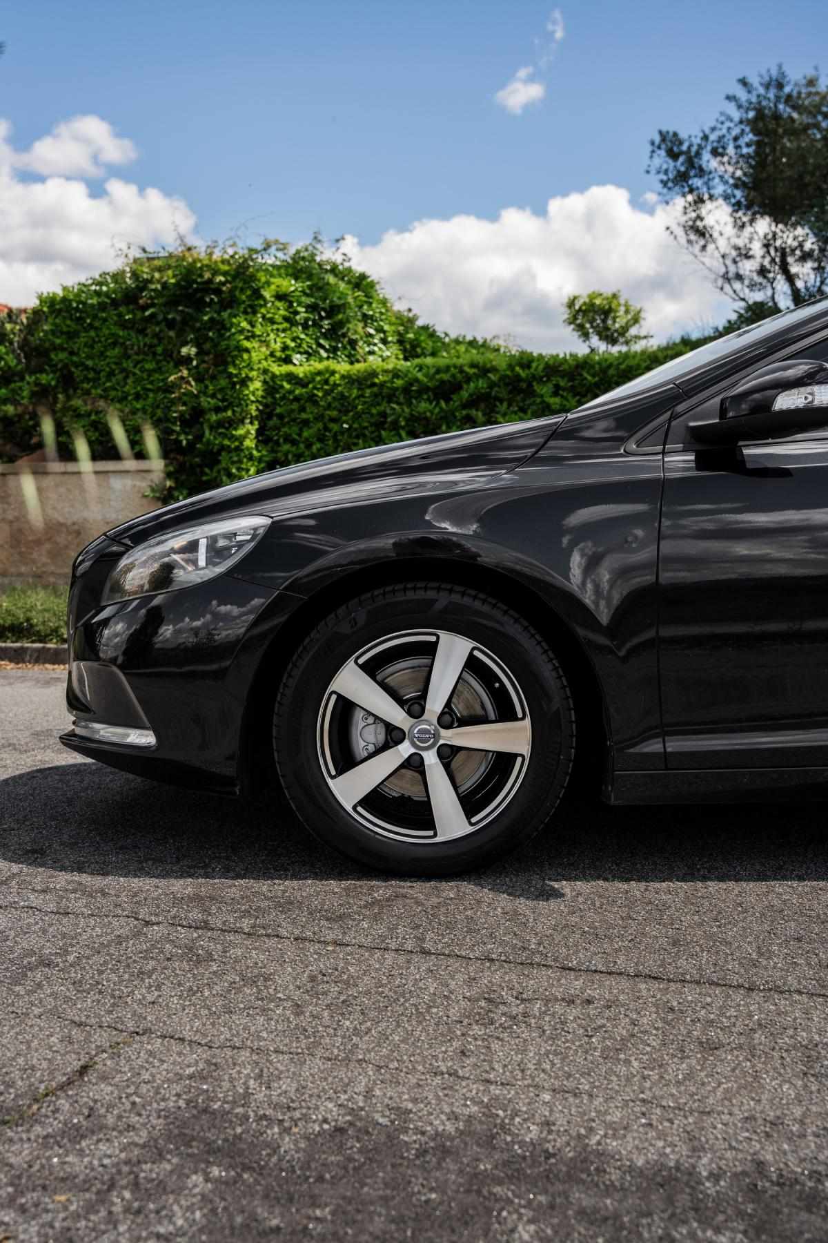 volvo-v40-2015-diesel-1560cc