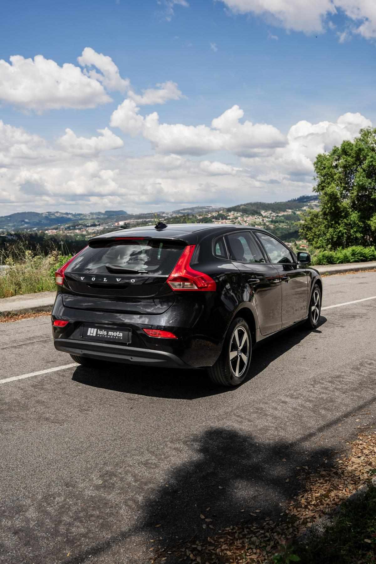 volvo-v40-2015-diesel-1560cc