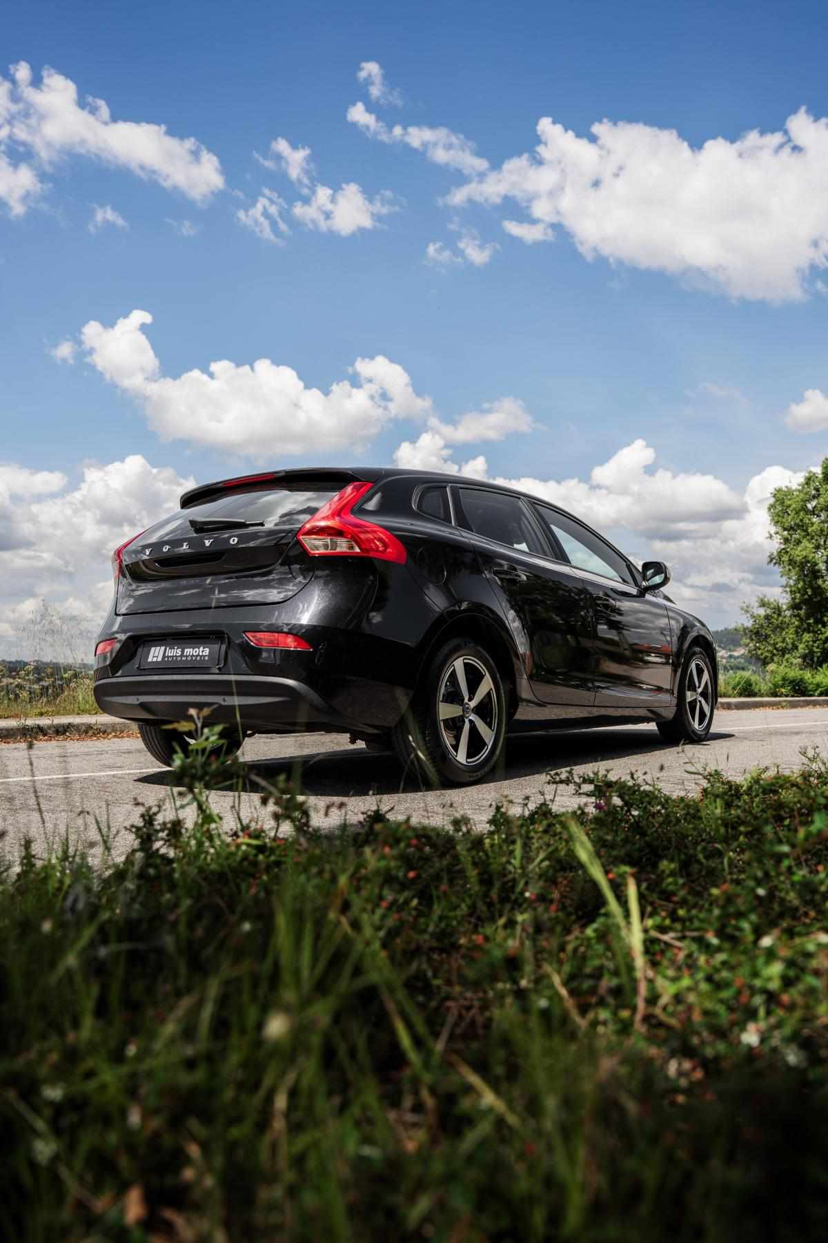 volvo-v40-2015-diesel-1560cc