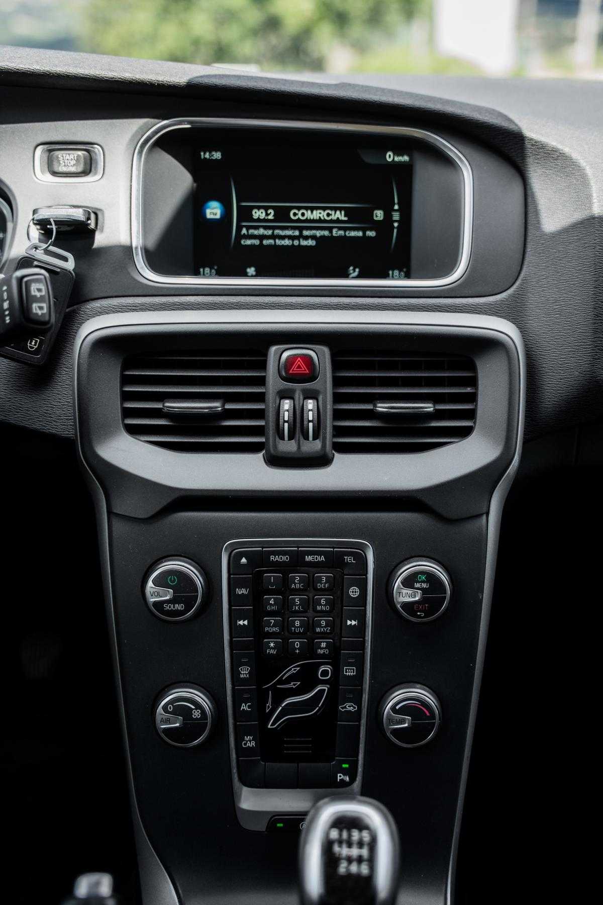 volvo-v40-2015-diesel-1560cc