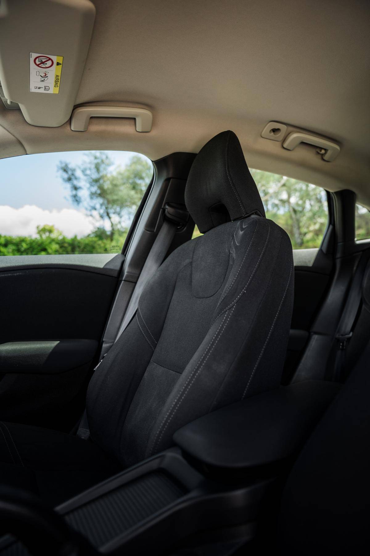 volvo-v40-2015-diesel-1560cc