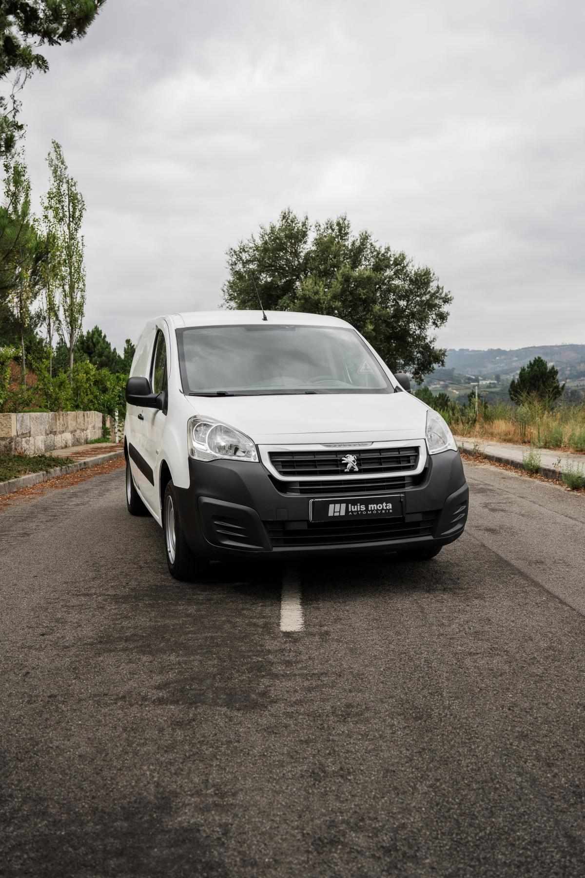 peugeot-partner-2015-diesel-1560cc
