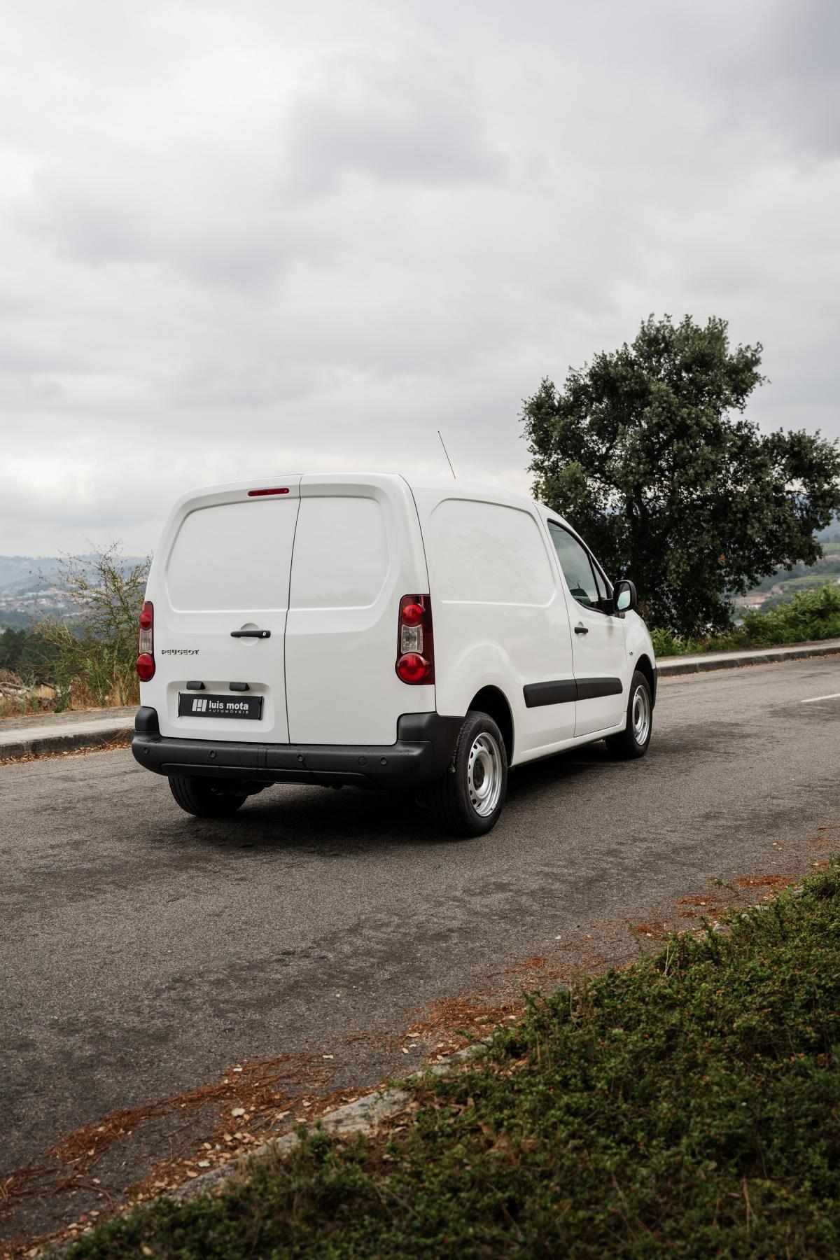 peugeot-partner-2015-diesel-1560cc