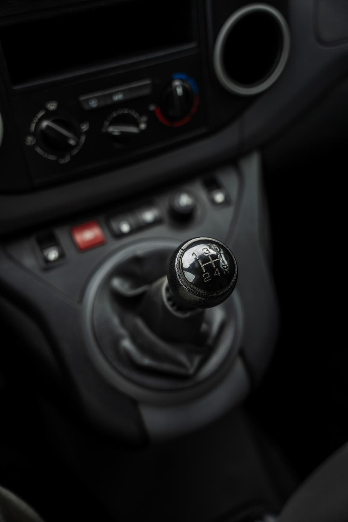peugeot-partner-2015-diesel-1560cc