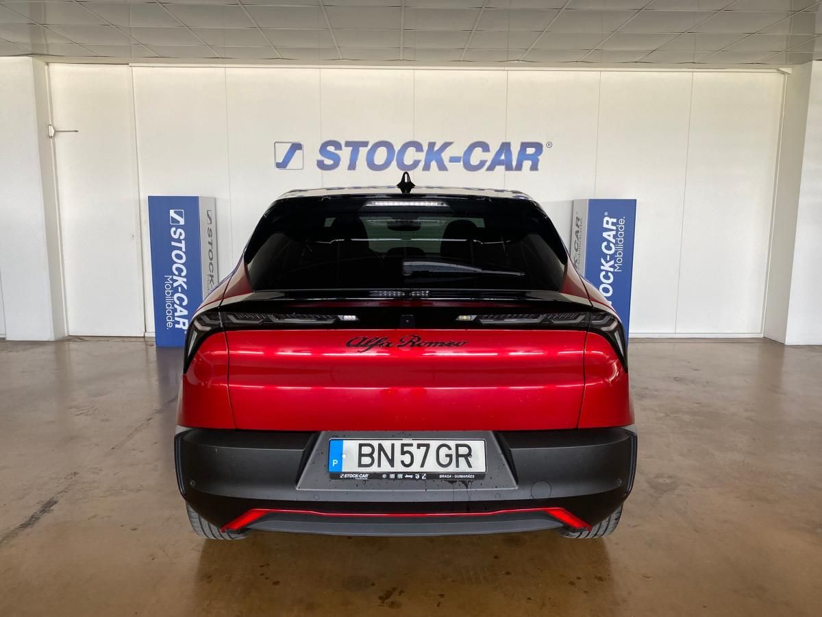 alfa-romeo-junior-2024-eletrico-0cc