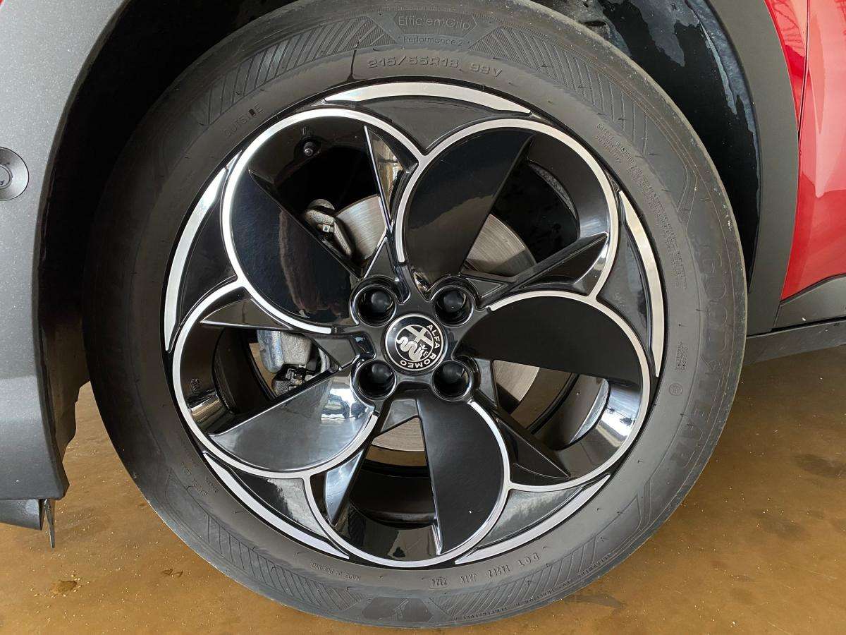 alfa-romeo-junior-2024-eletrico-0cc