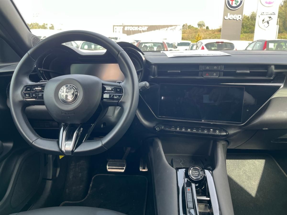 alfa-romeo-junior-2025-hibrido-a-gasolina-1199cc