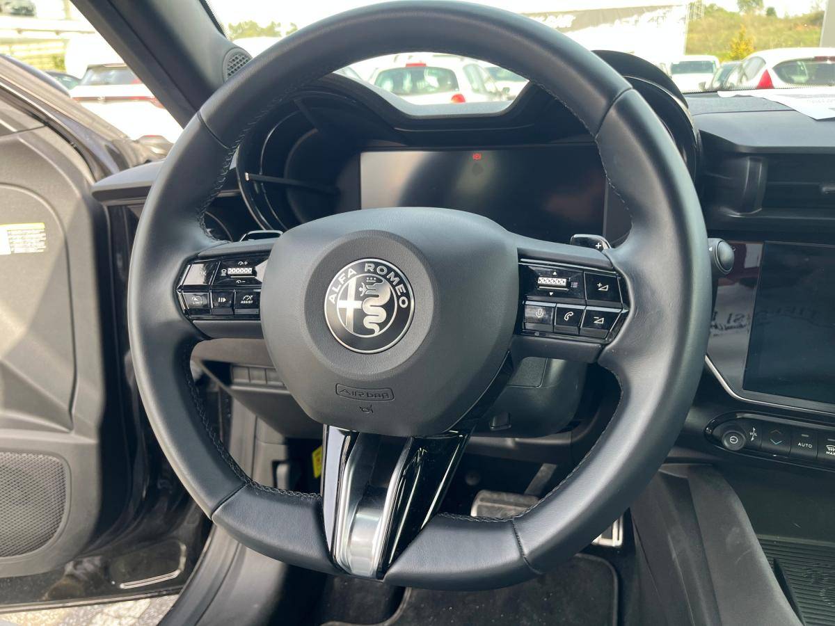 alfa-romeo-junior-2025-hibrido-a-gasolina-1199cc