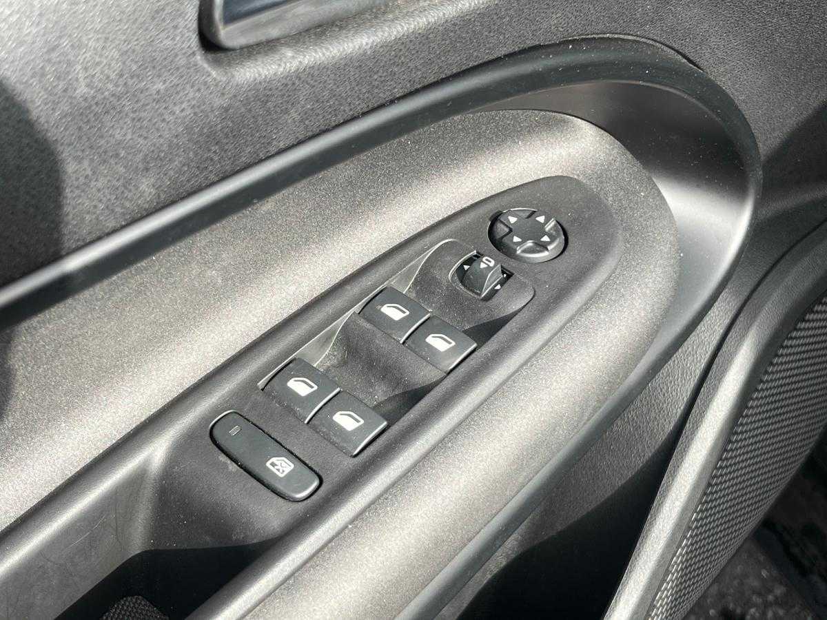 alfa-romeo-junior-2025-hibrido-a-gasolina-1199cc