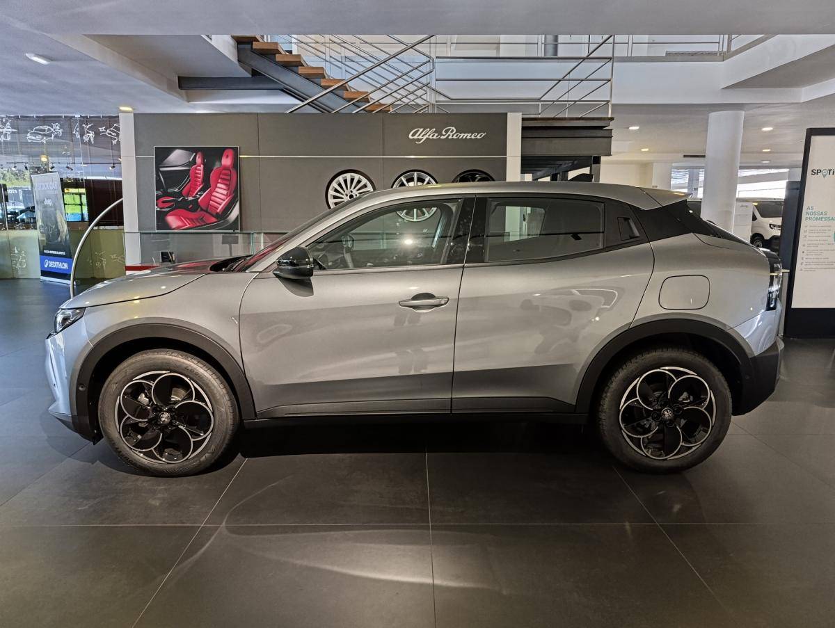 alfa-romeo-junior-2026-eletrico-0cc