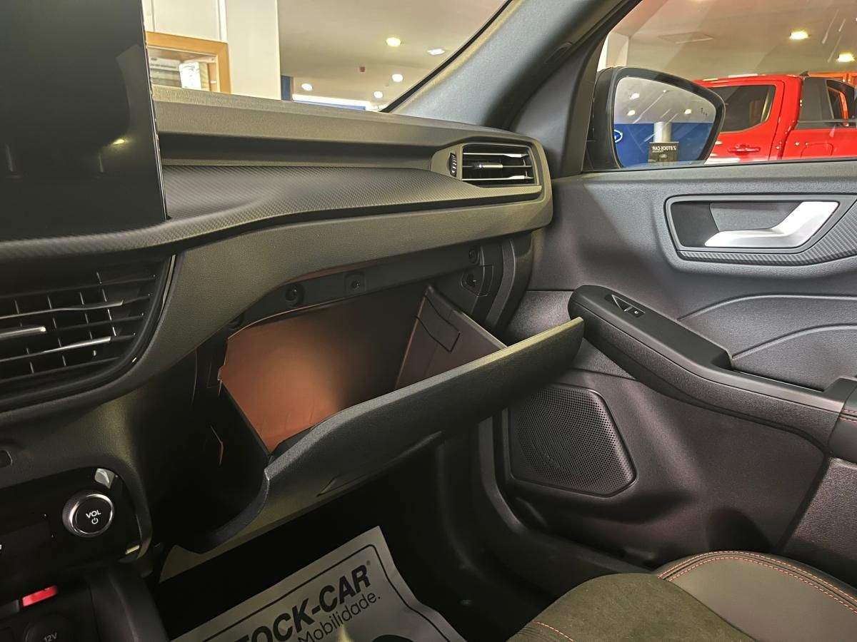 ford-kuga-2026-hibrido-a-gasolina-2488cc