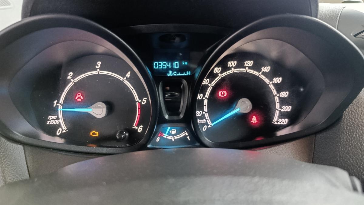 ford-tourneo-courier-2022-diesel-1499cc
