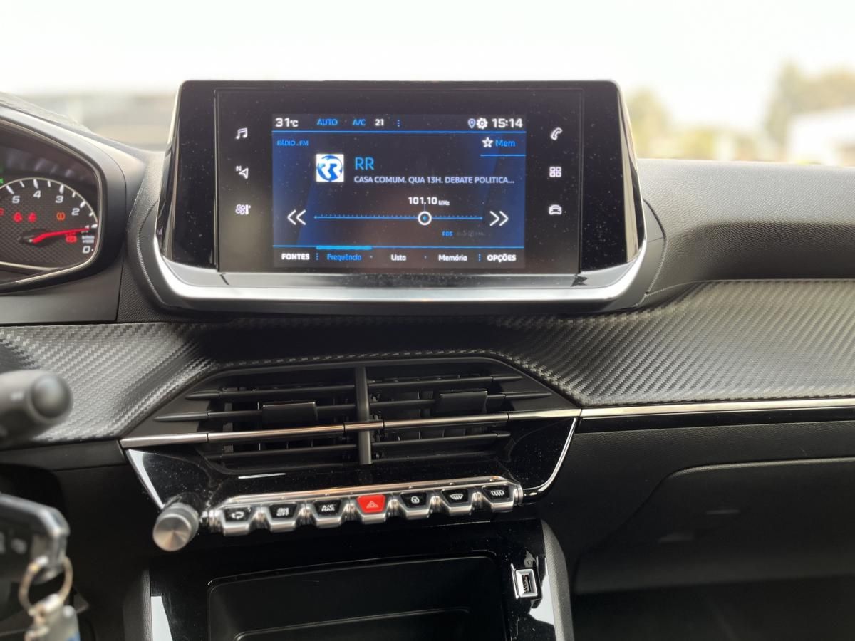 peugeot-2008-2023-gasolina-1199cc