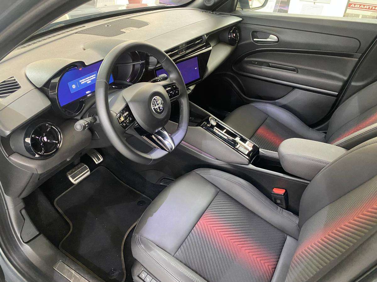 alfa-romeo-junior-2025-hibrido-a-gasolina-1199cc