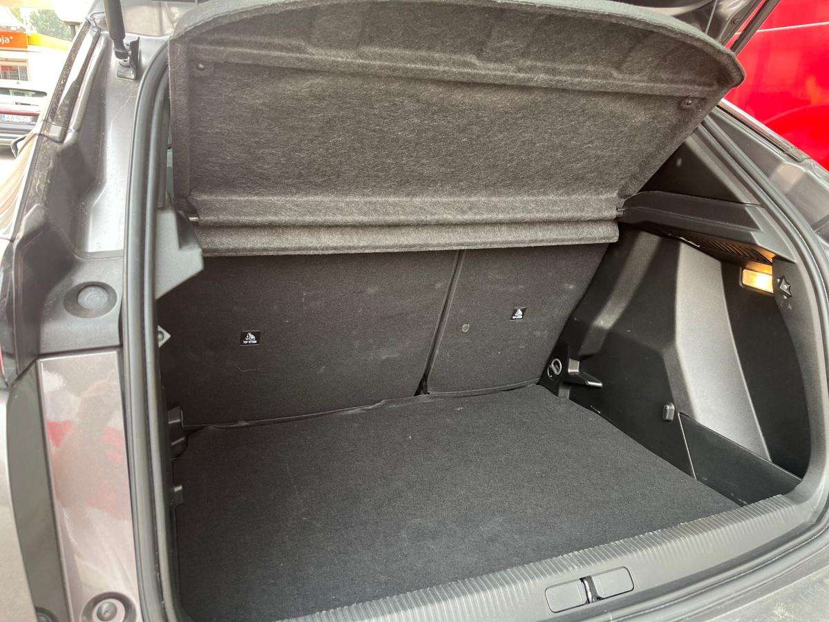 peugeot-2008-2023-gasolina-1199cc