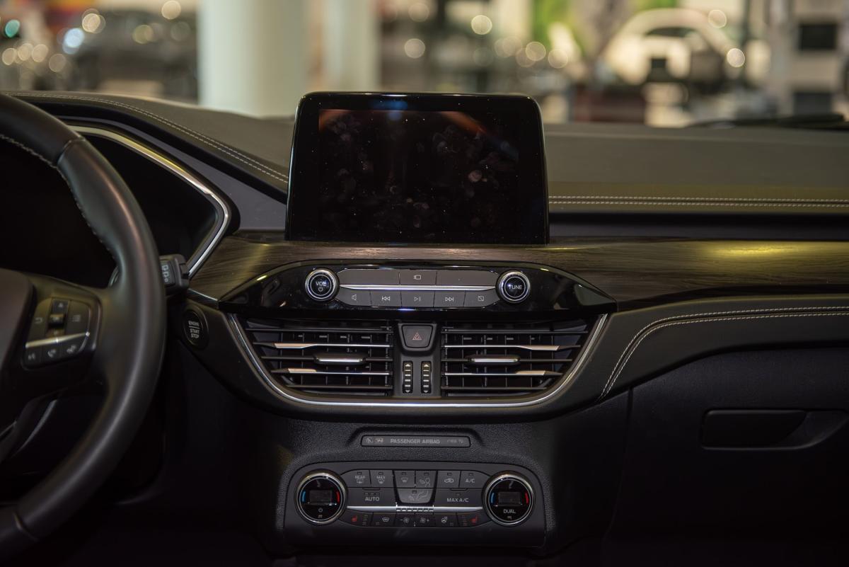 ford-kuga-2022-hibrido-a-gasolina-2488cc
