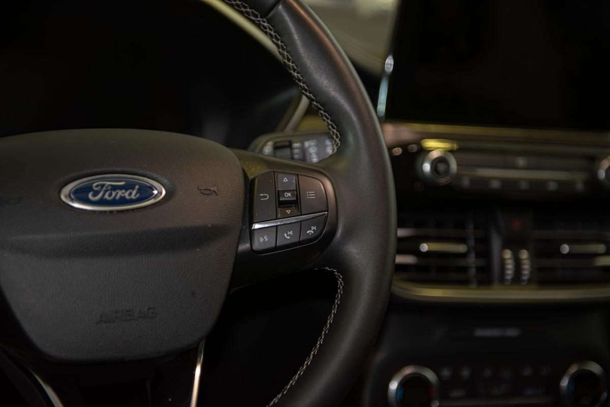 ford-kuga-2022-hibrido-a-gasolina-2488cc