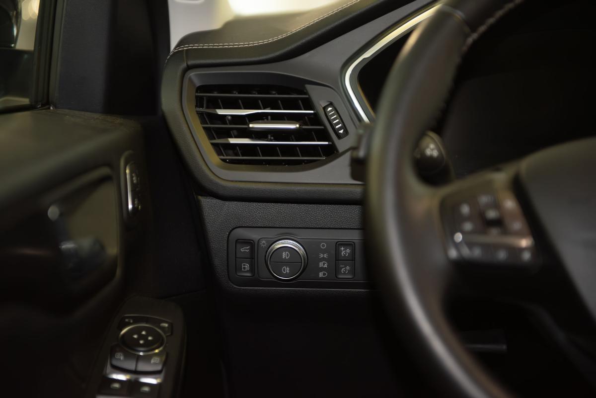 ford-kuga-2022-hibrido-a-gasolina-2488cc