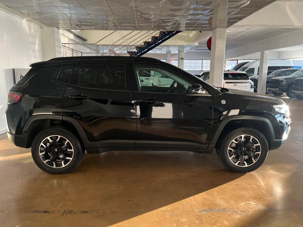 jeep-compass-2023-hibrido-a-gasolina-1332cc