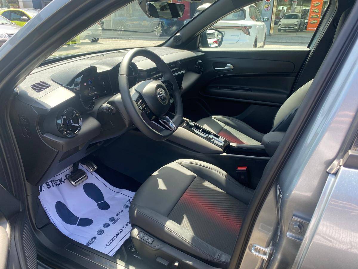 alfa-romeo-junior-2025-hibrido-a-gasolina-1199cc