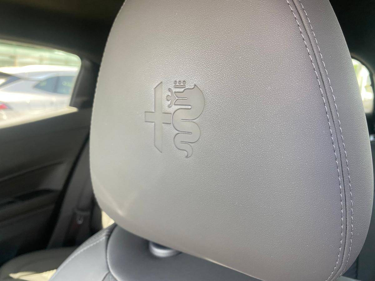 alfa-romeo-junior-2025-hibrido-a-gasolina-1199cc