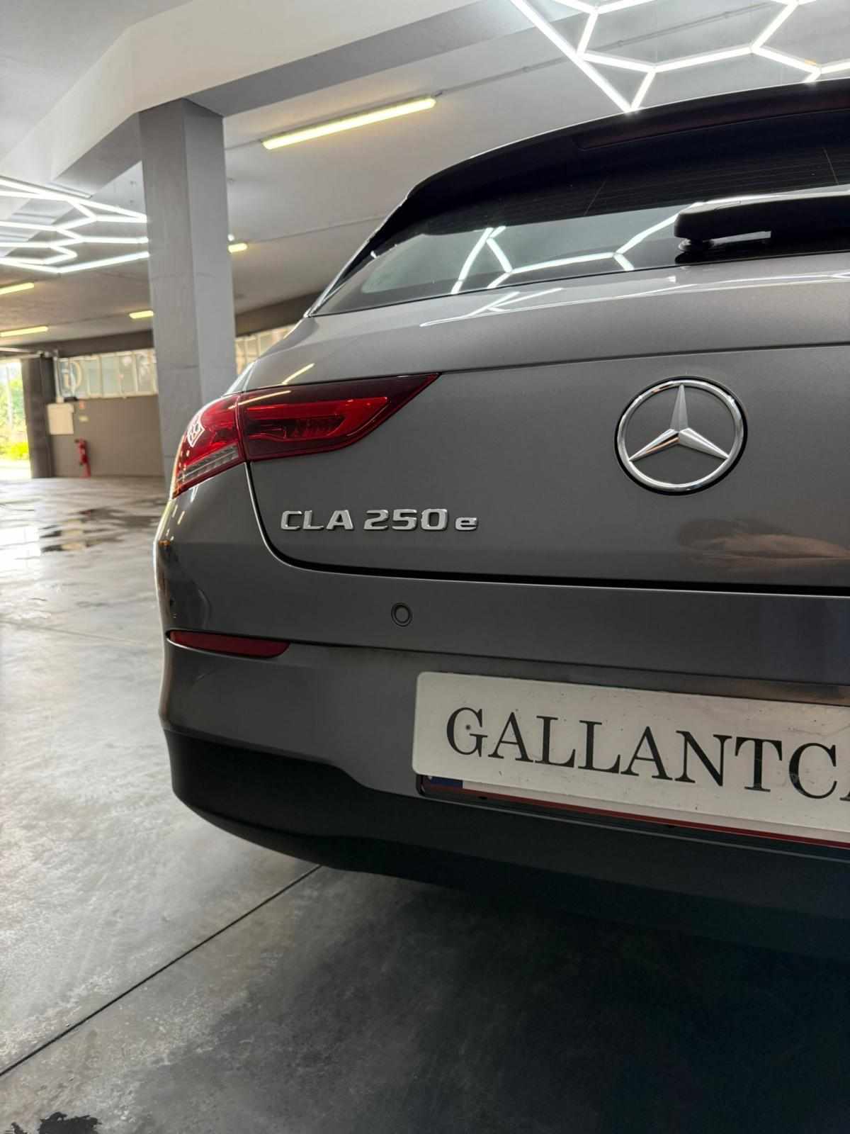 mercedes-benz-cla-250e-2023-gasolina-1332cc