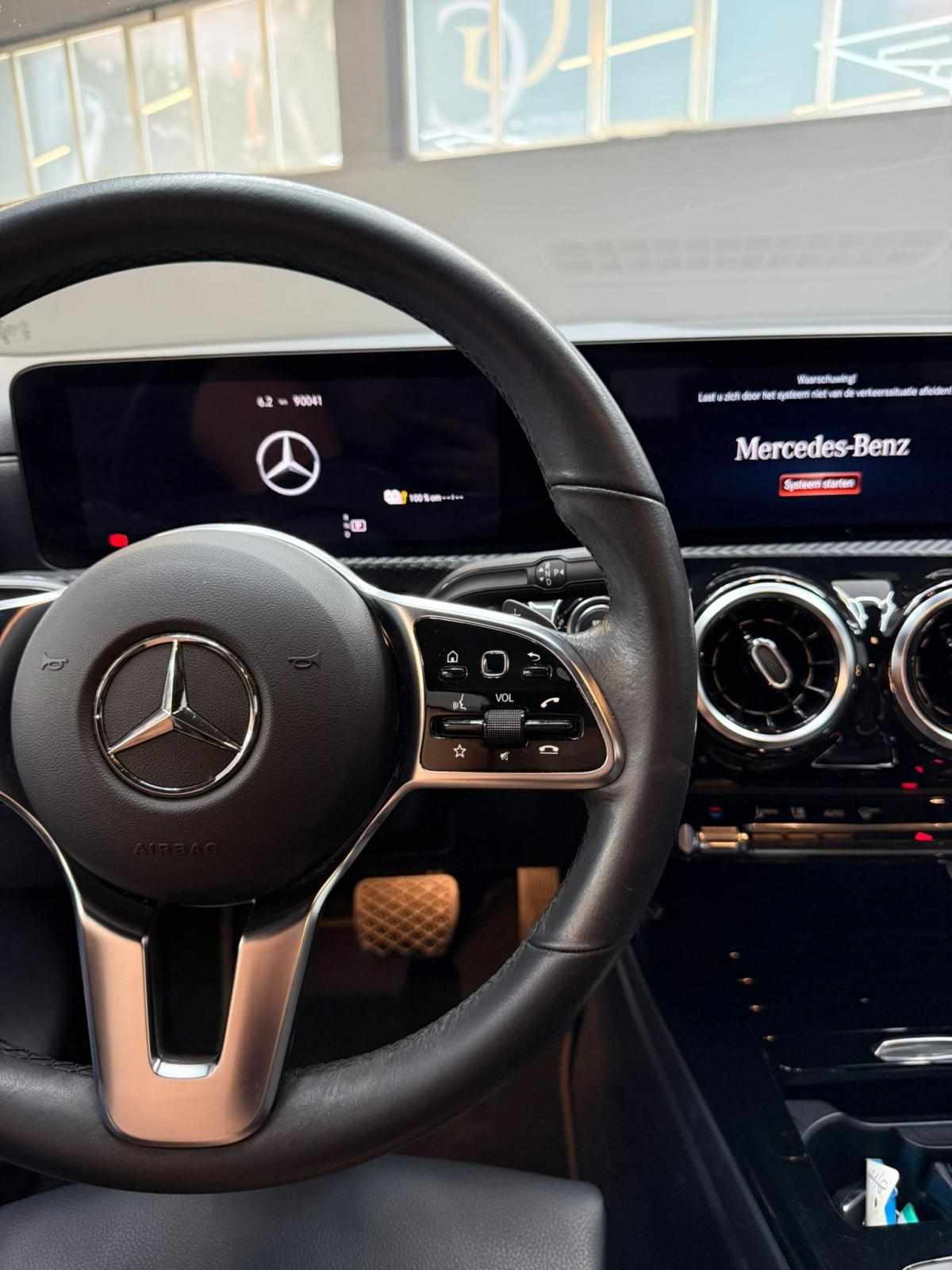 mercedes-benz-cla-250e-2023-gasolina-1332cc