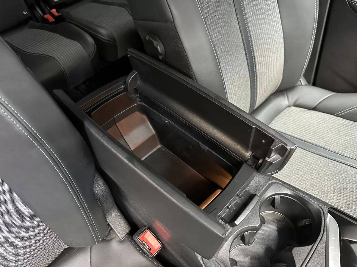 peugeot-5008-2021-gasolina-1199cc