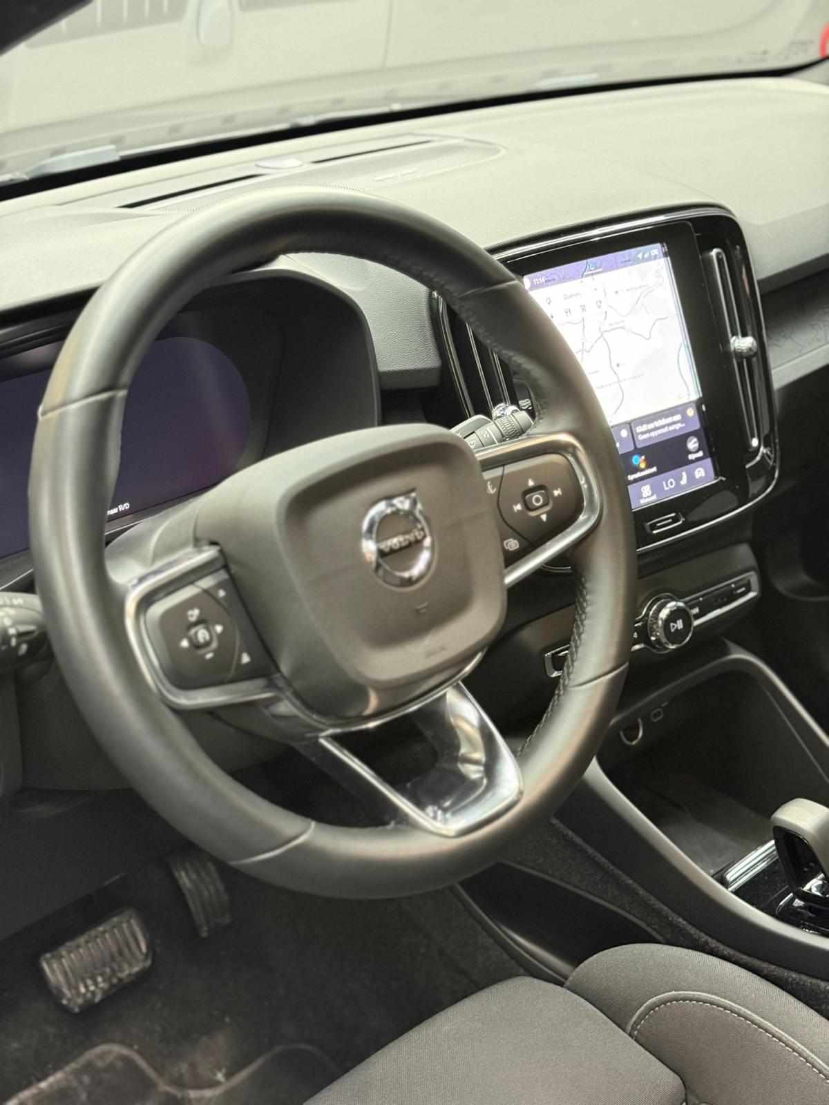 volvo-c40-recharge-pure-electric-2023-eletrico