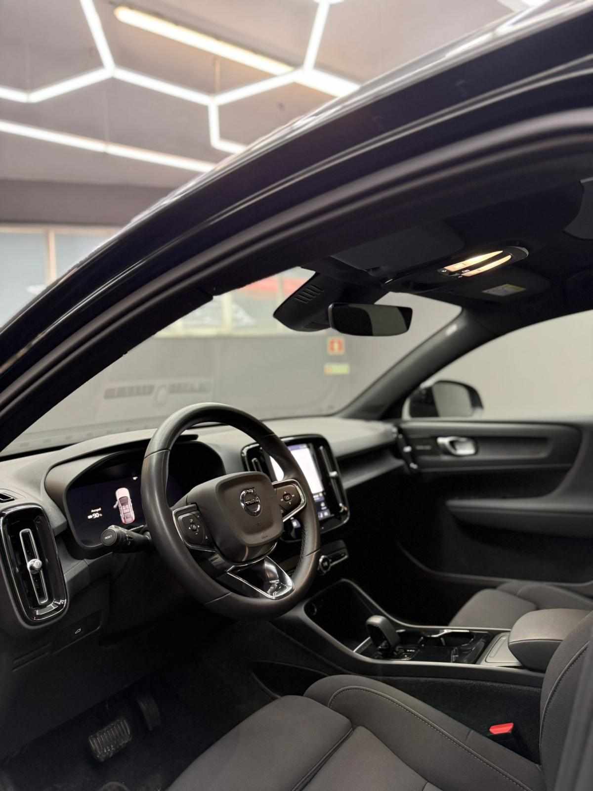 volvo-c40-recharge-pure-electric-2023-eletrico