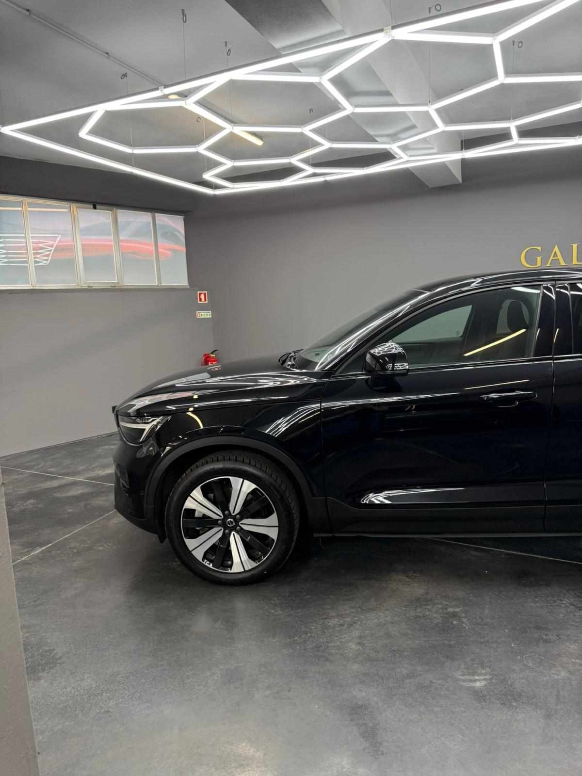 volvo-c40-recharge-pure-electric-2023-eletrico