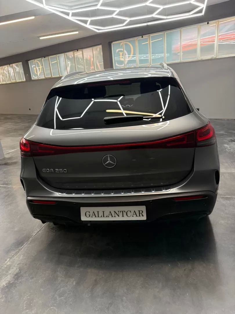 mercedes-benz-eqa-2021-eletrico-200cc