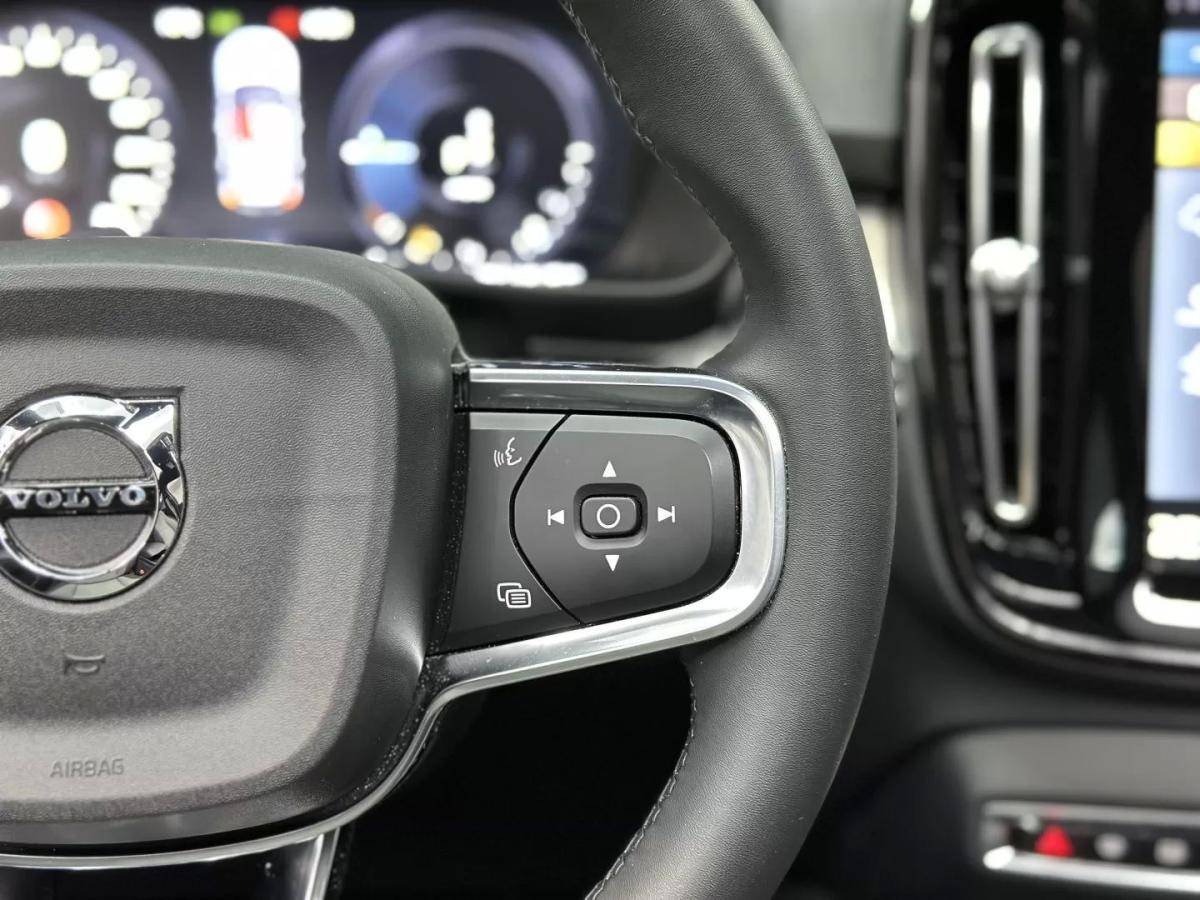 volvo-xc40-2022-hibrido-1477cc