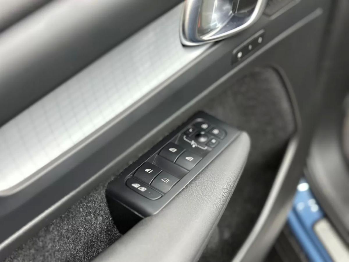 volvo-xc40-2022-hibrido-1477cc
