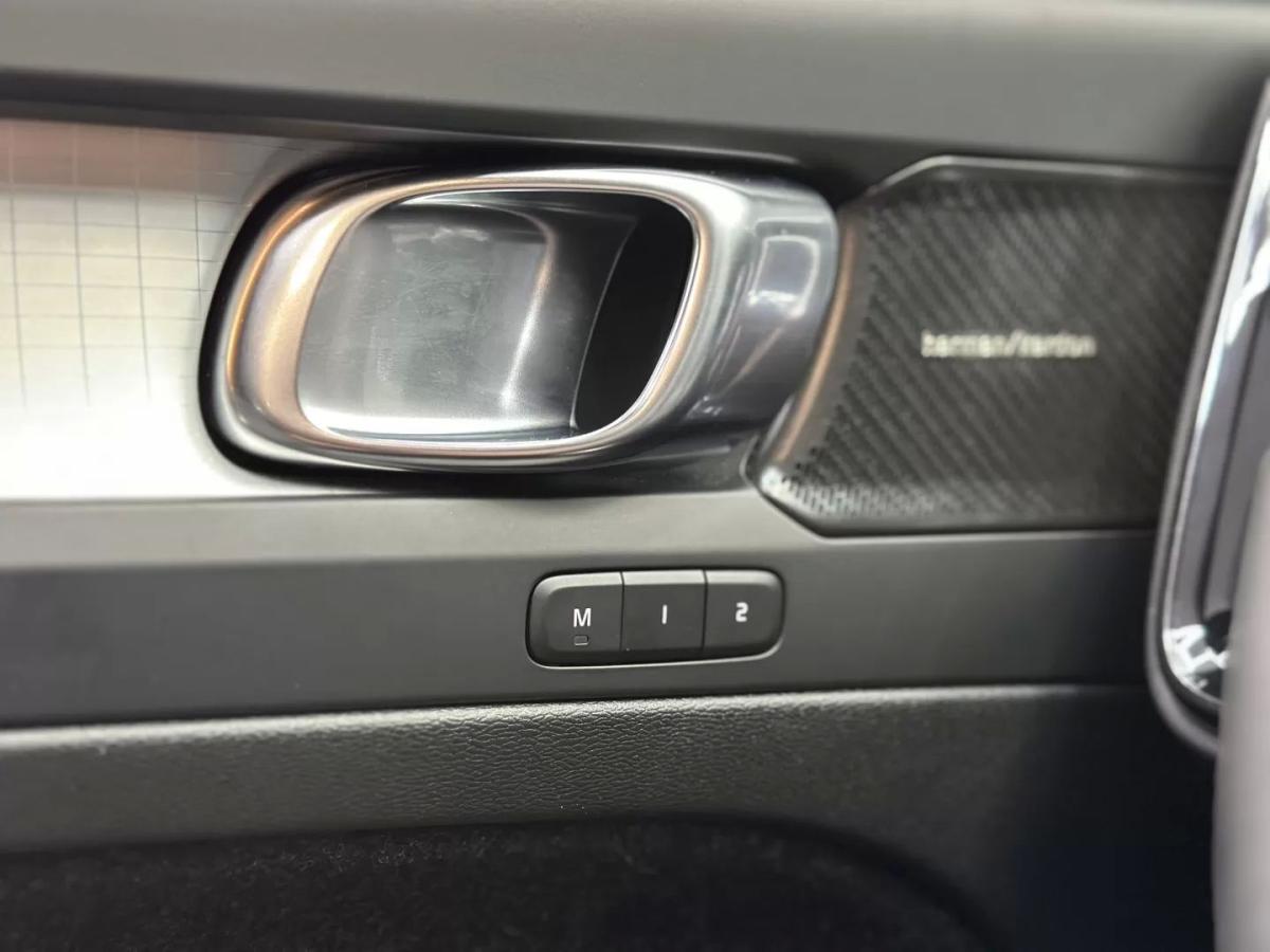 volvo-xc40-2022-hibrido-1477cc