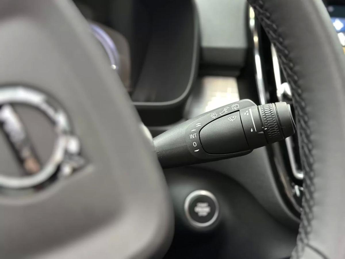 volvo-xc40-2022-hibrido-1477cc