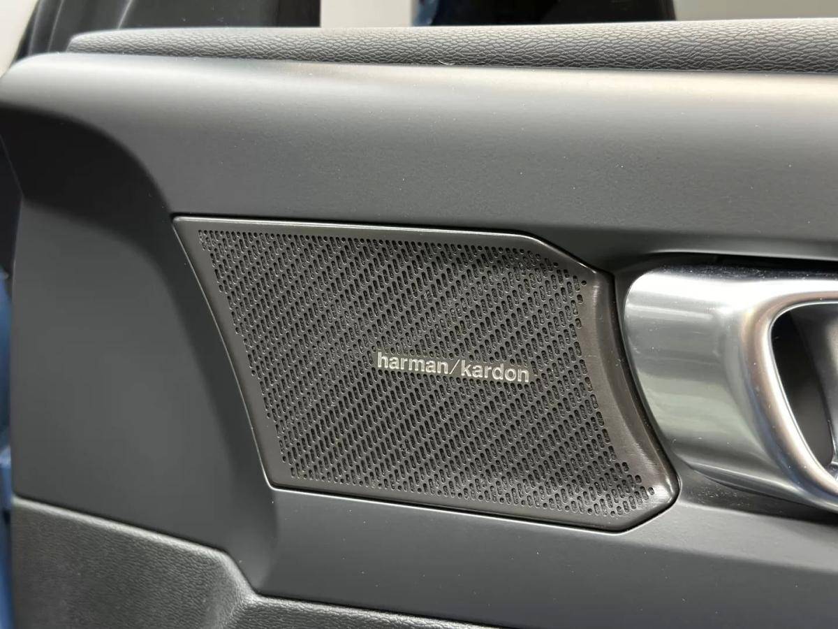 volvo-xc40-2022-hibrido-1477cc