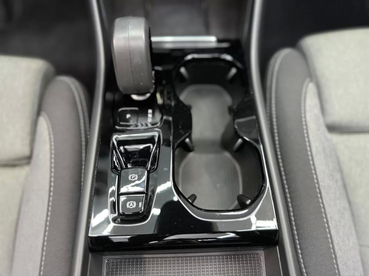 volvo-xc40-2022-hibrido-1477cc
