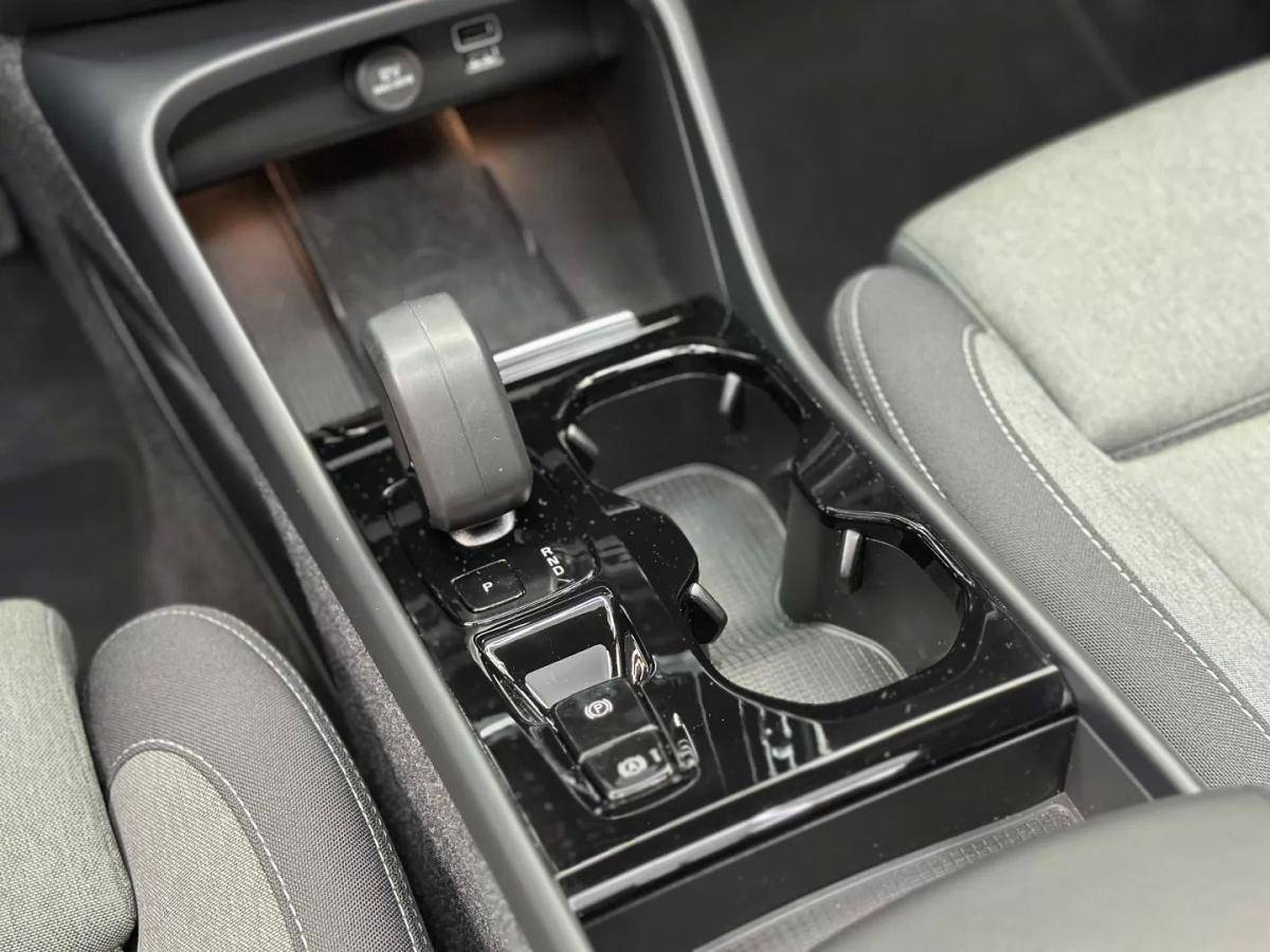 volvo-xc40-2022-hibrido-1477cc