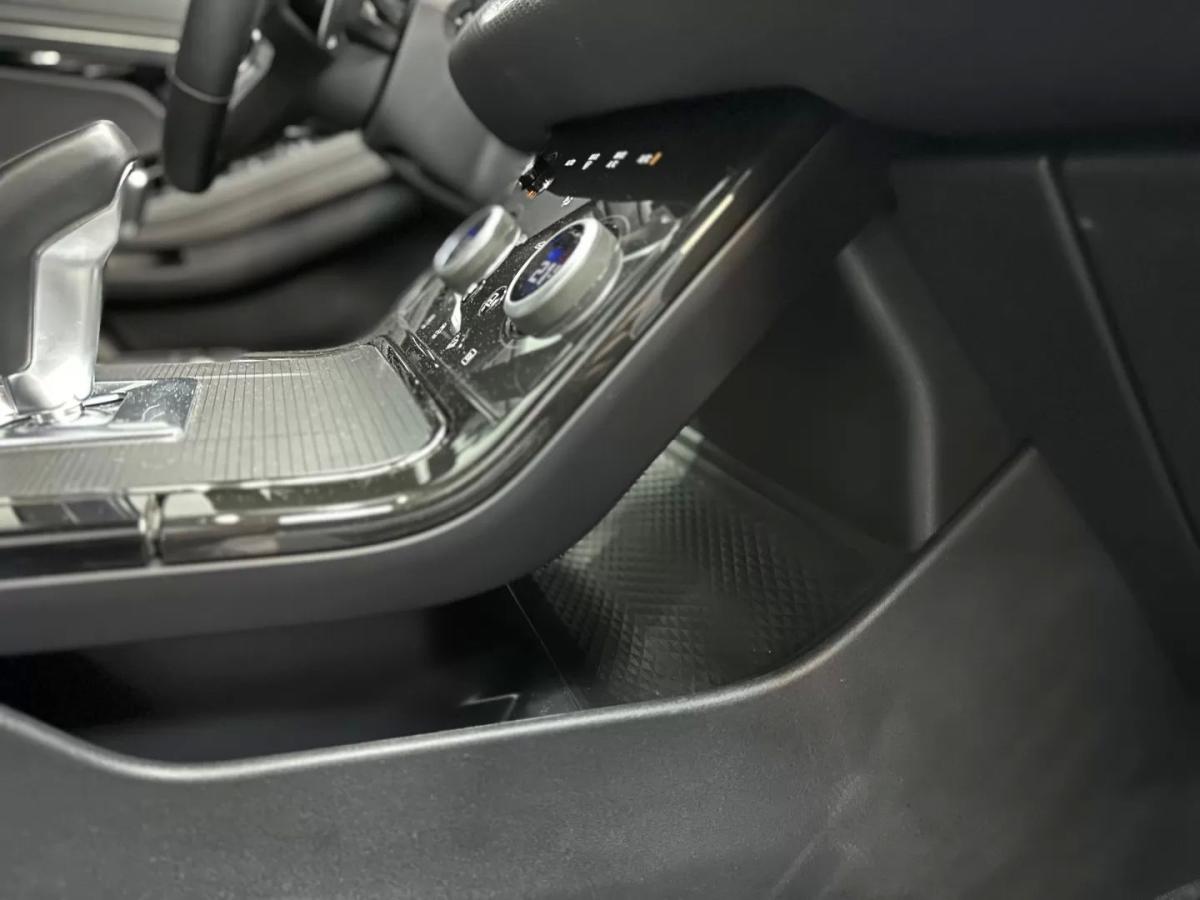 land-rover-range-rover-evoque-2024-hibrido-1498cc