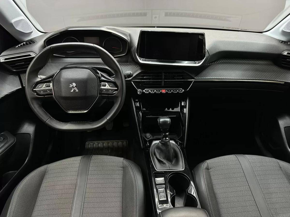 peugeot-208-2023-gasolina-1199cc