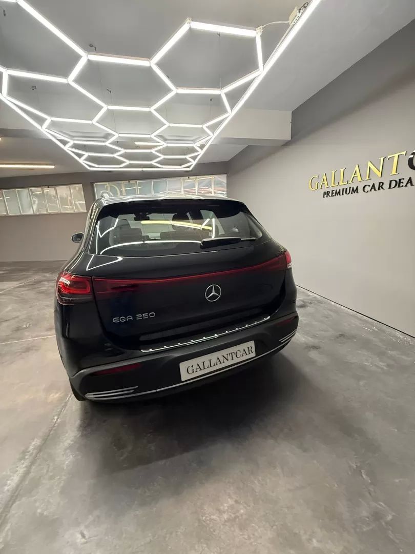 mercedes-benz-eqa-2021-eletrico-200cc
