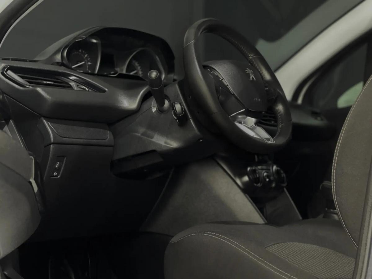 peugeot-208-2018-gasolina-1199cc