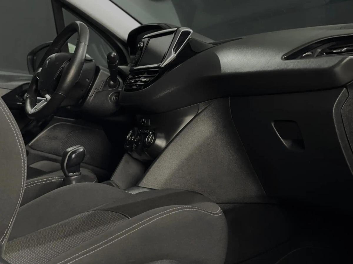 peugeot-208-2018-gasolina-1199cc