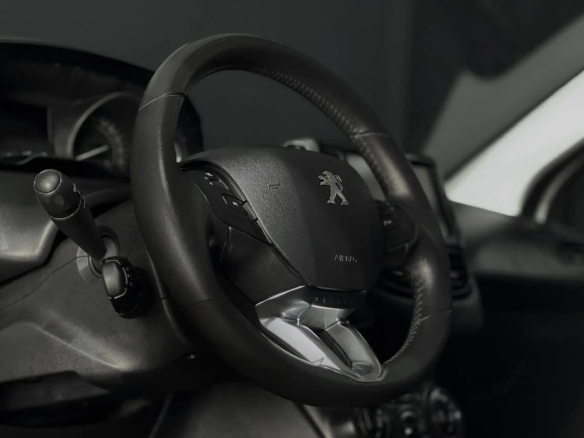 peugeot-208-2018-gasolina-1199cc
